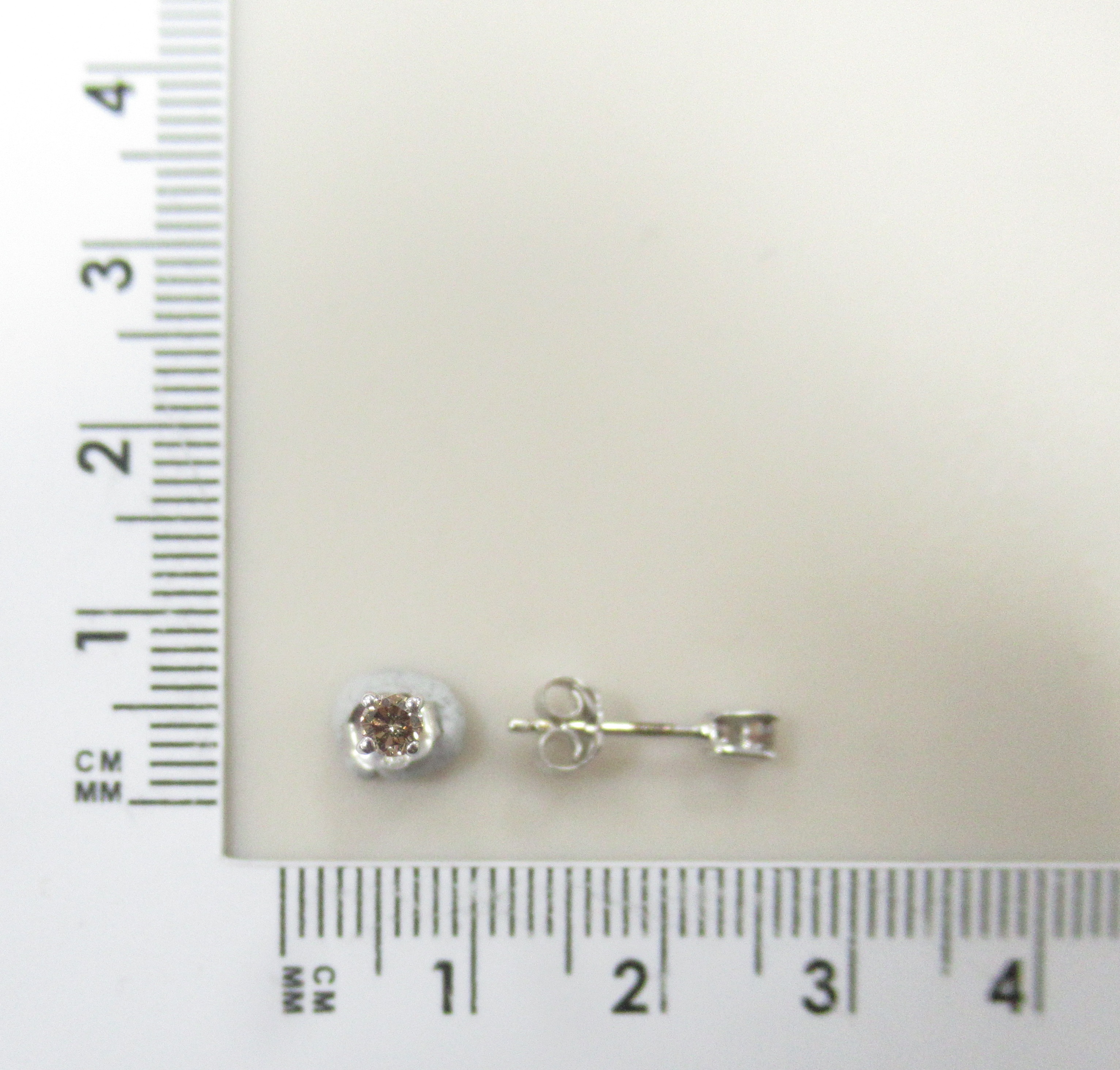 Серебряные серьги 925 пробы; вставки 2 Бр.коньяч.Кр-57 0,14ct 6/5;